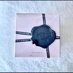 Viktor & Rolf Flowerbomb NIB 1.7oz